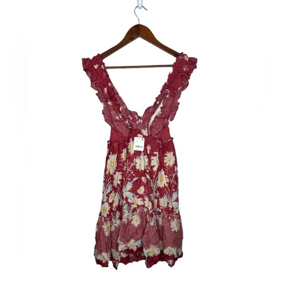 Free People Bali Wild Daisy Mini Slip In Red Ruffle
Floral Dress - Picture 9 of 11